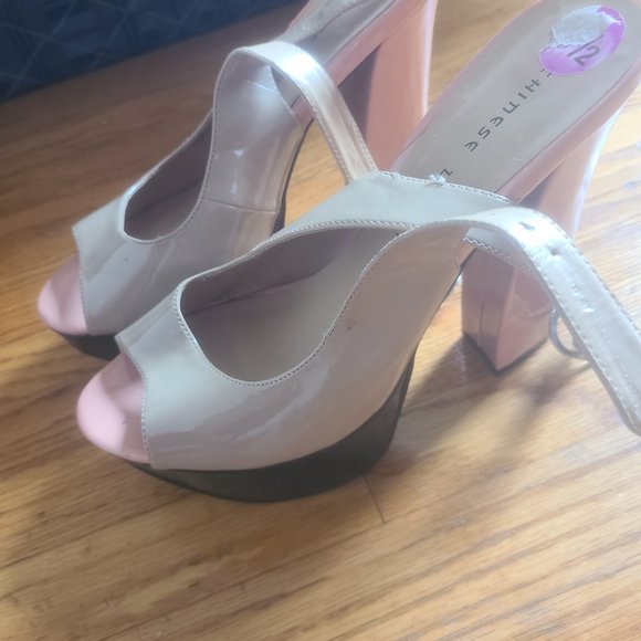 Platform heel shoe - Picture 2 of 4